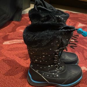 Lands End kid sz 3 snow boots